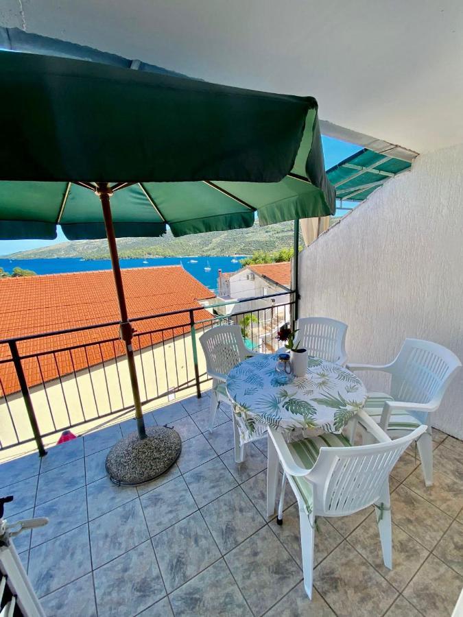 Apartmani Ines مارينا المظهر الخارجي الصورة