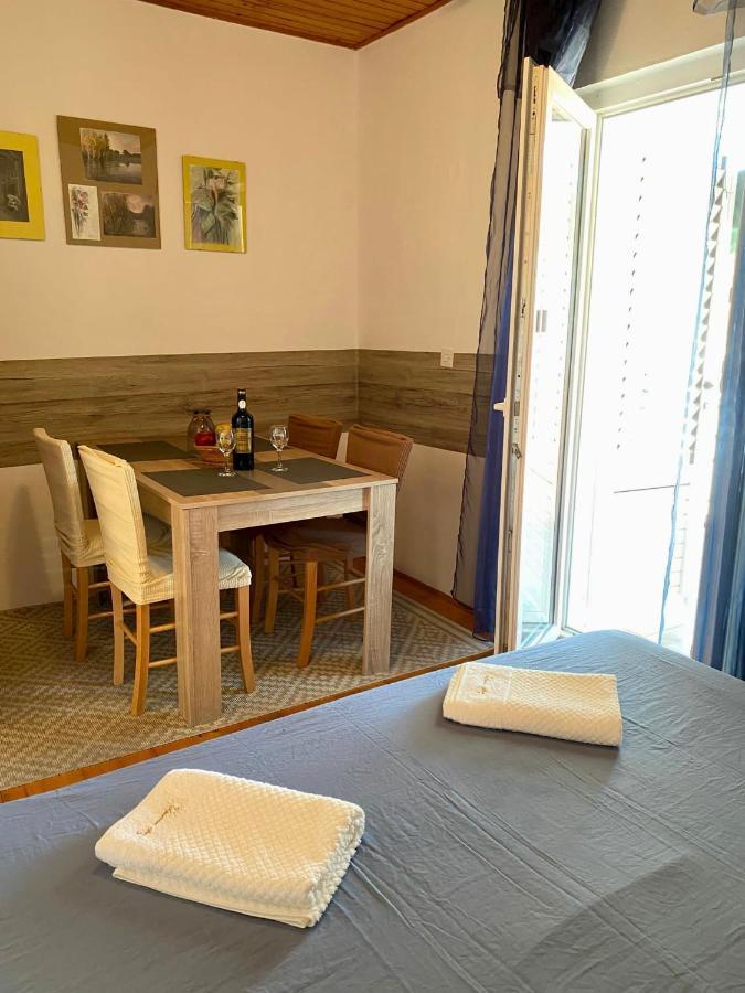 Apartmani Ines مارينا المظهر الخارجي الصورة