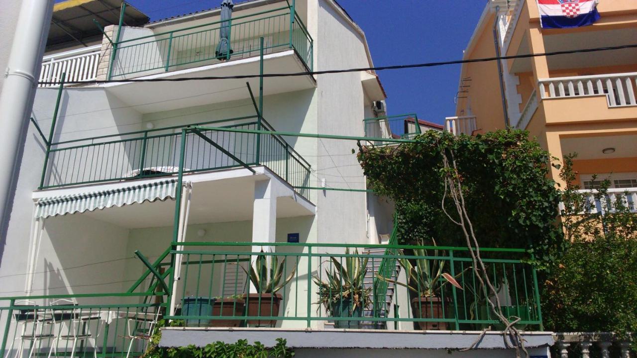 Apartmani Ines مارينا الغرفة الصورة