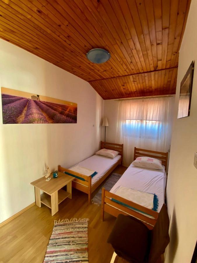 Apartmani Ines مارينا المظهر الخارجي الصورة