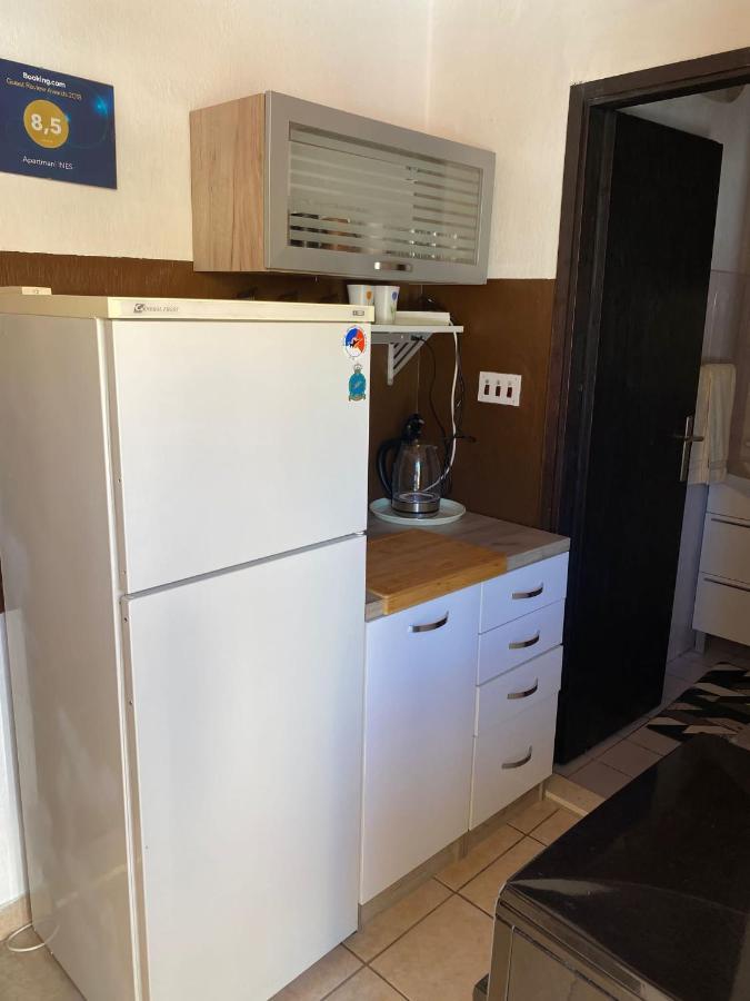 Apartmani Ines مارينا المظهر الخارجي الصورة