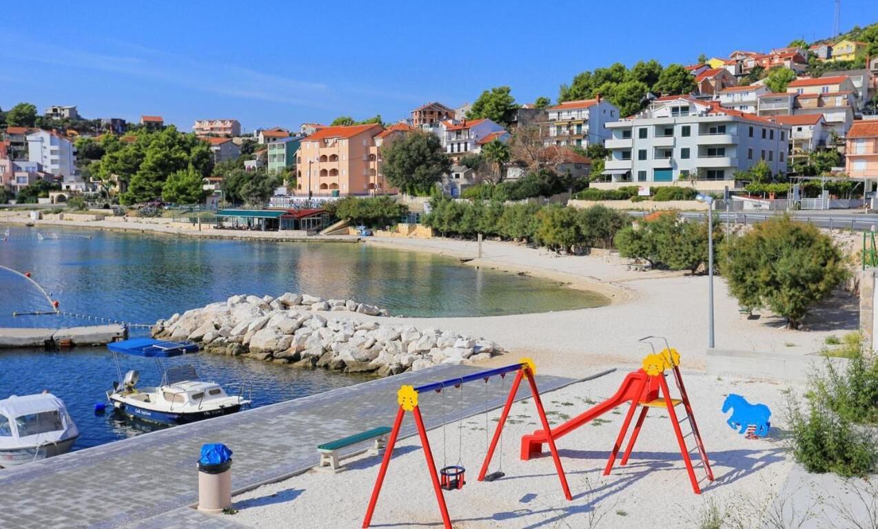 Apartmani Ines مارينا المظهر الخارجي الصورة