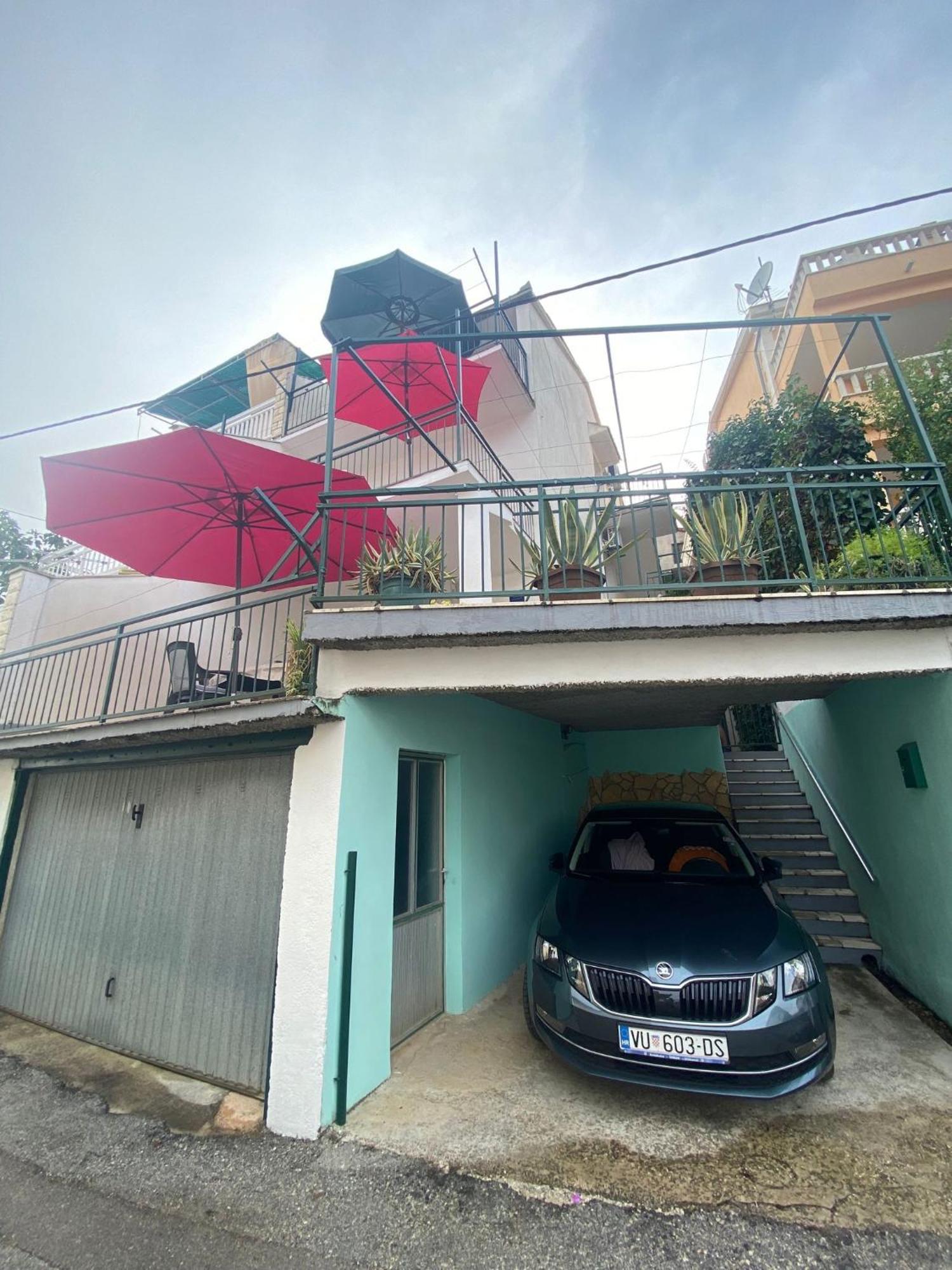 Apartmani Ines مارينا المظهر الخارجي الصورة