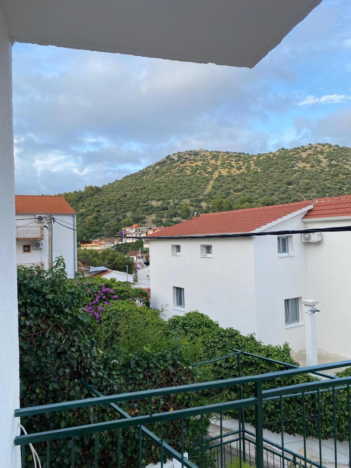 Apartmani Ines مارينا المظهر الخارجي الصورة